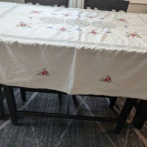 Vintage 1930 - 1940 Embroided Tablecloth Flora Hand Made - White 81.5" x 64.5"